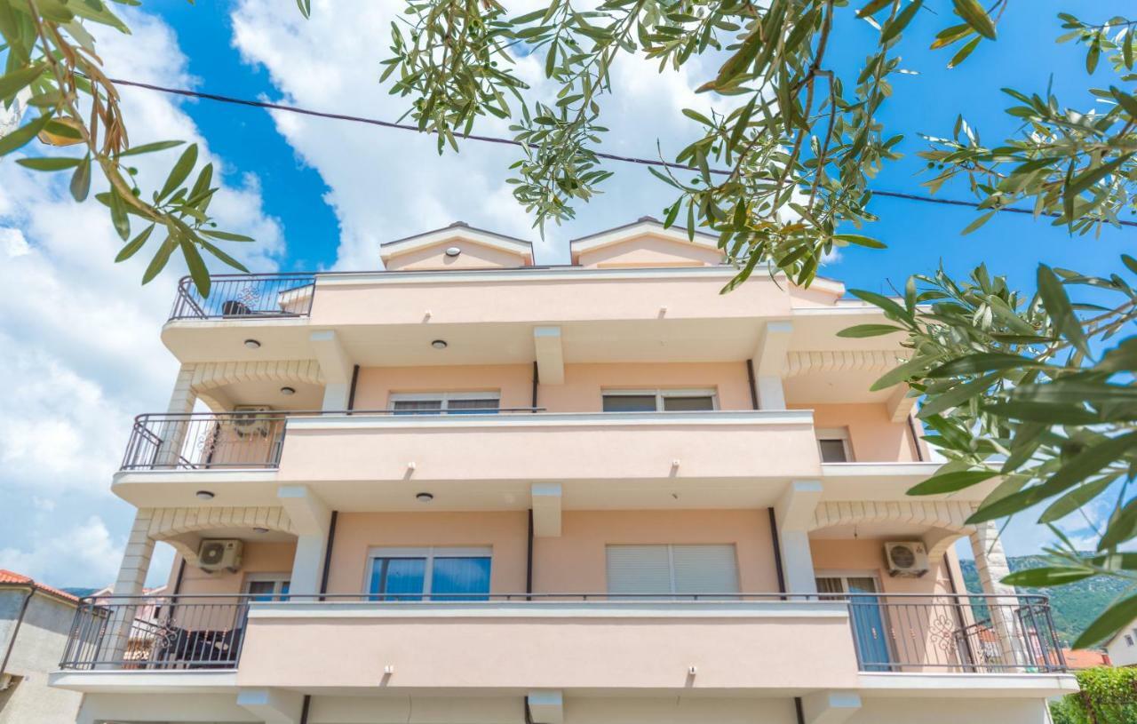 Villa Apartments Kordic Kaštela Exteriér fotografie