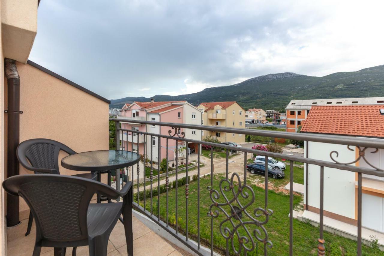 Villa Apartments Kordic Kaštela Exteriér fotografie