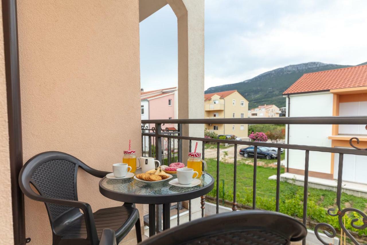 Villa Apartments Kordic Kaštela Exteriér fotografie