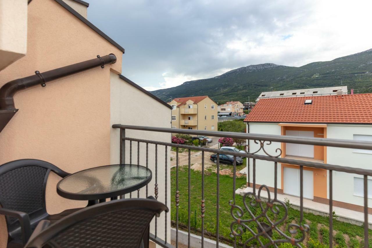 Villa Apartments Kordic Kaštela Exteriér fotografie