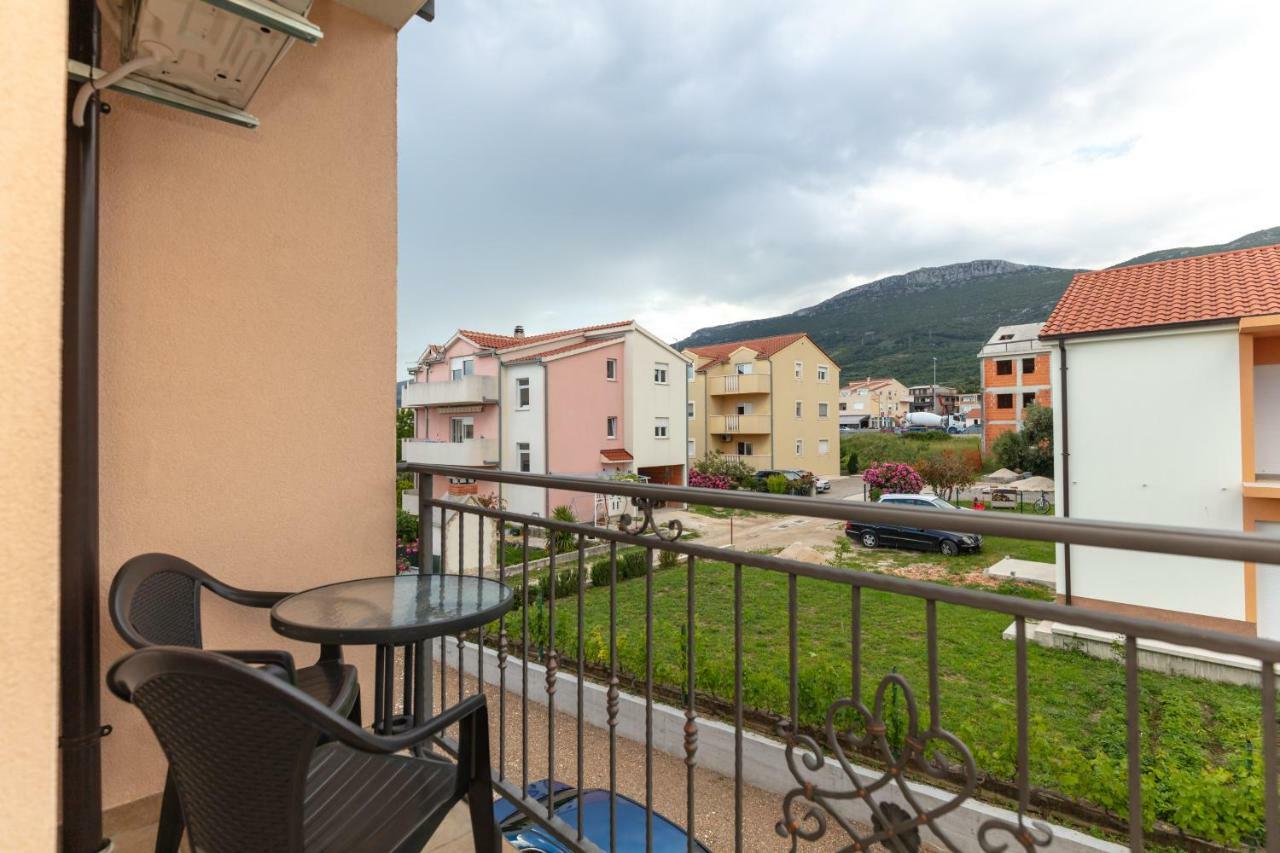 Villa Apartments Kordic Kaštela Exteriér fotografie