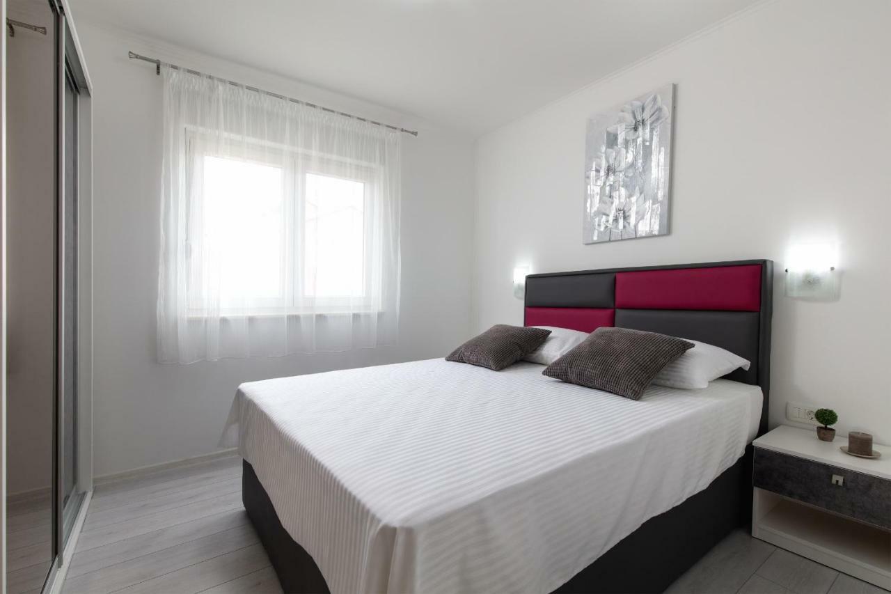 Villa Apartments Kordic Kaštela Exteriér fotografie
