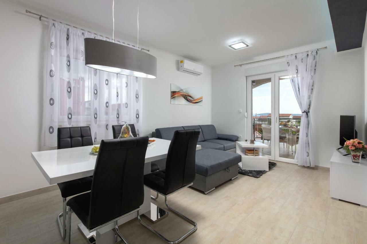 Villa Apartments Kordic Kaštela Exteriér fotografie